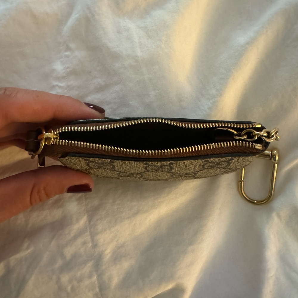 Gucci Car Keychain/Mini Wallet - Picture 2 of 3